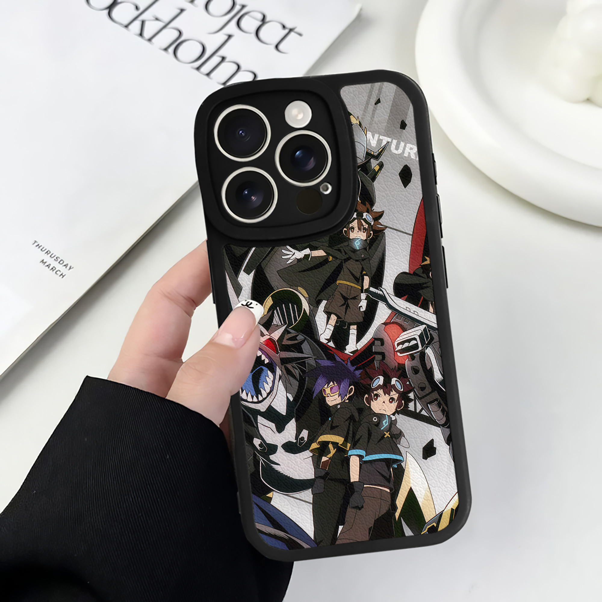 （画像用） Digimon デジタルモンスター/デジモン 【iPhone 16シリーズ対応】シリコンスマホケース（レザー調） 材質：シリコン